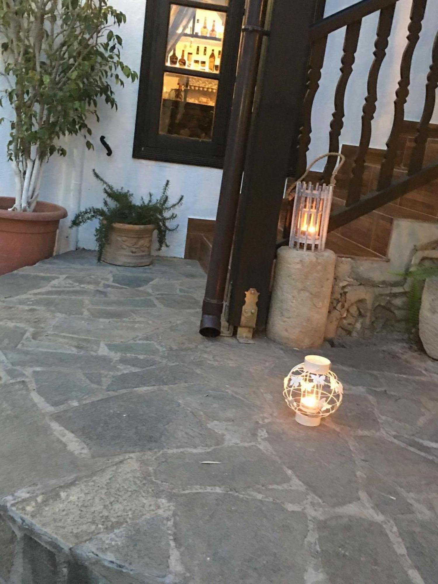 The Bunch Of Grapes Inn Pissouri Exterior photo