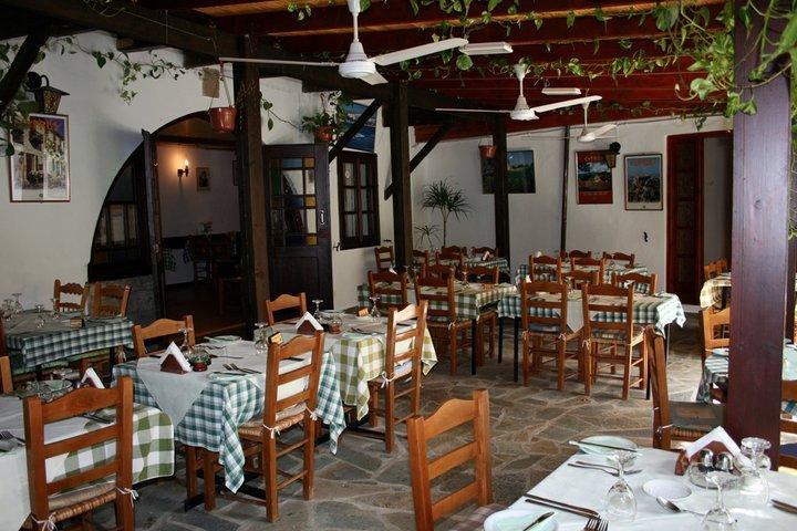 The Bunch Of Grapes Inn Pissouri Exterior photo