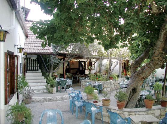 The Bunch Of Grapes Inn Pissouri Exterior photo