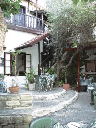 The Bunch Of Grapes Inn Pissouri Exterior photo